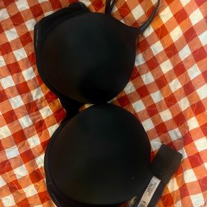 Brand new VICTORIA SECRET BOMBSHELL was to big for me. Never used. Brand new